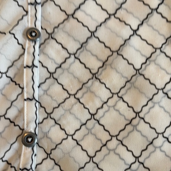 CAbi Cream and Black Geometric Blouse Oversized Size Sm Fits like M/L - Picture 11 of 12